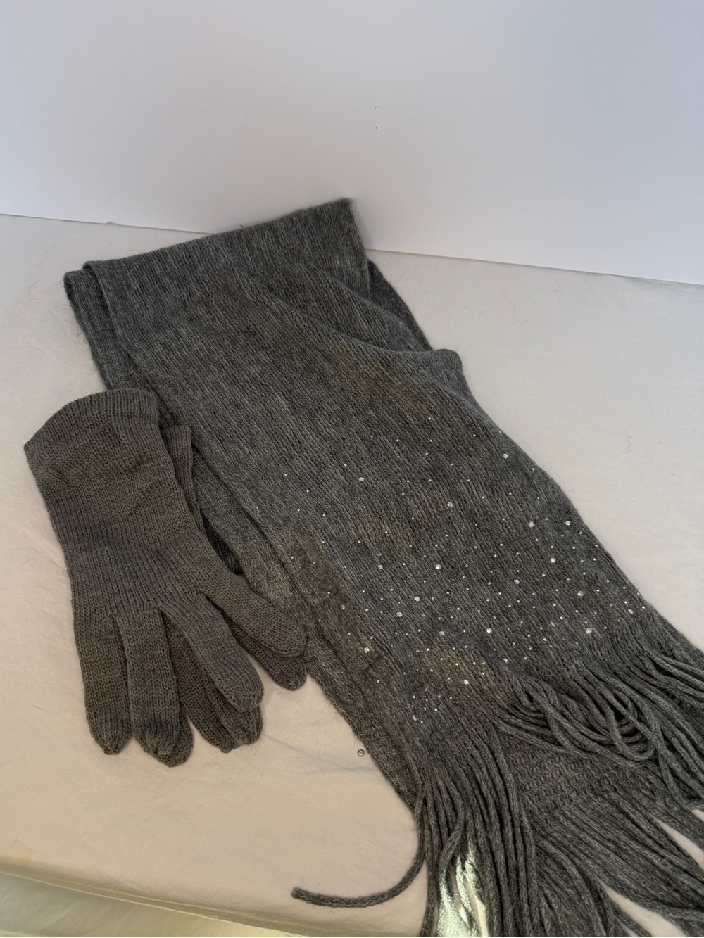 Women's Gray Knit Scarf and Glove Set with Sparkle Accents